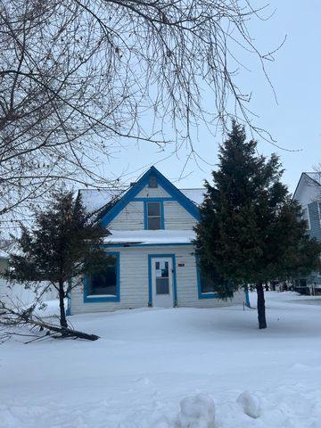 211 W  2nd Ave, Fort Pierre, SD 57532