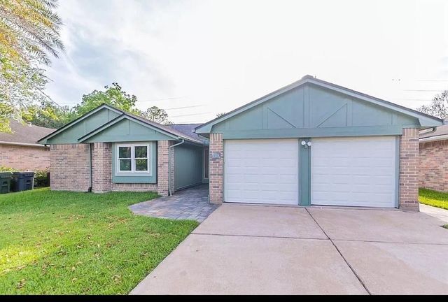 2135 Collingsfield Dr, Sugar Land, TX 77478