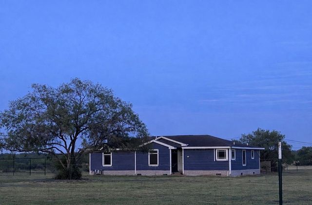 37 Los Lobos Blvd, Hebbronville, TX 78361