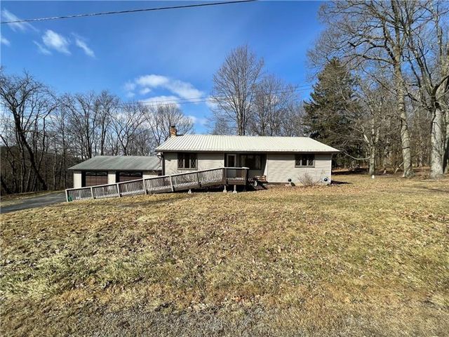 235 N  Washington Rd, West Sunbury, PA 16061