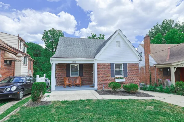 6738 Hampton Dr, Cincinnati, OH 45236