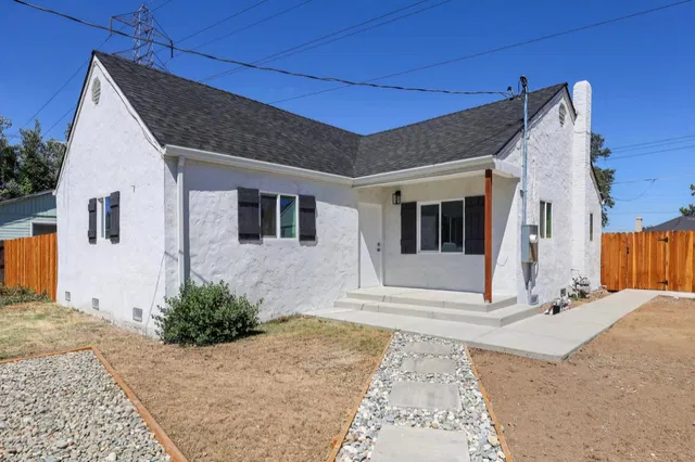 3932 Mahogany St, Sacramento, CA 95838