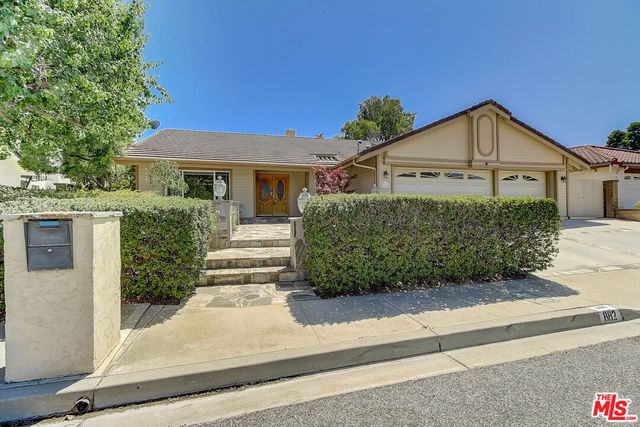 882 Lynnmere Dr, Thousand Oaks, CA 91360