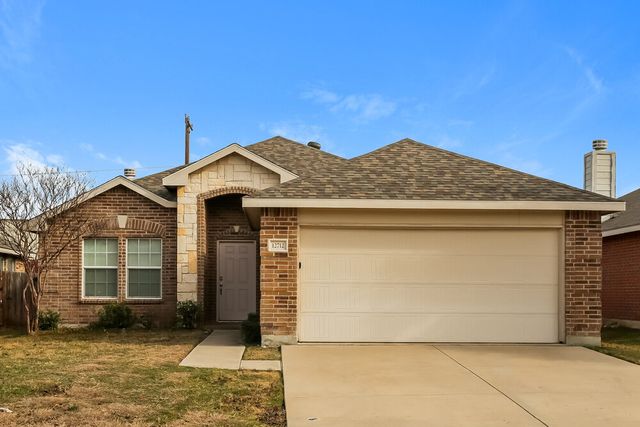 12712 Northern Pine Dr, Fort Worth, TX 76244