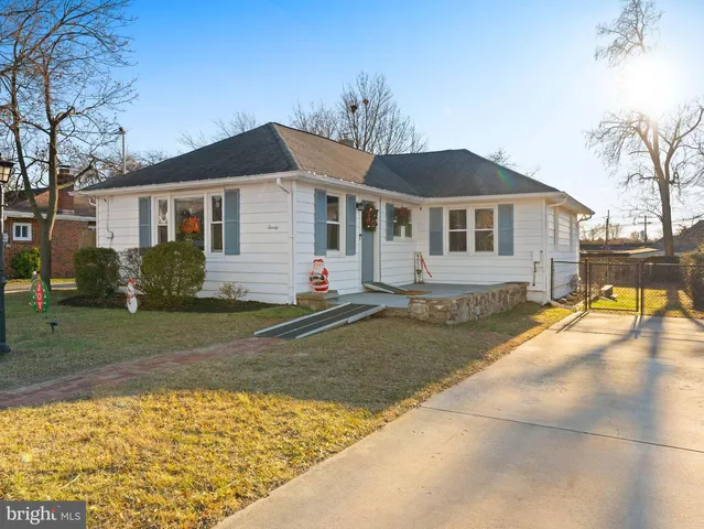20 E  Landing Rd, Blackwood, NJ 08012