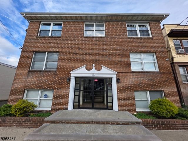 634 S Broad St #C2, Elizabeth, NJ 07202