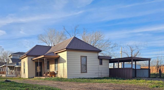 500 Avenue A NW, Childress, TX 79201