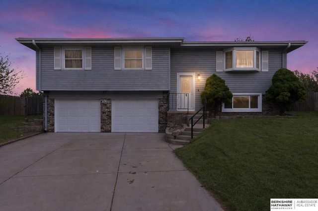 3302 E  Dutchman Cir, Bellevue, NE 68123
