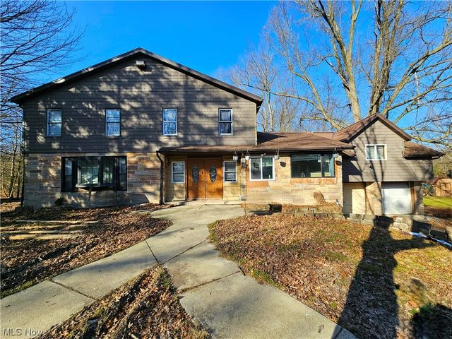 2938 Rockefeller Rd, Willoughby Hills, OH 44092