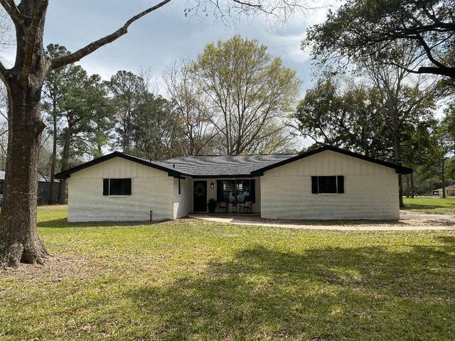 1050 Old Beaumont Rd, Sour Lake, TX 77659