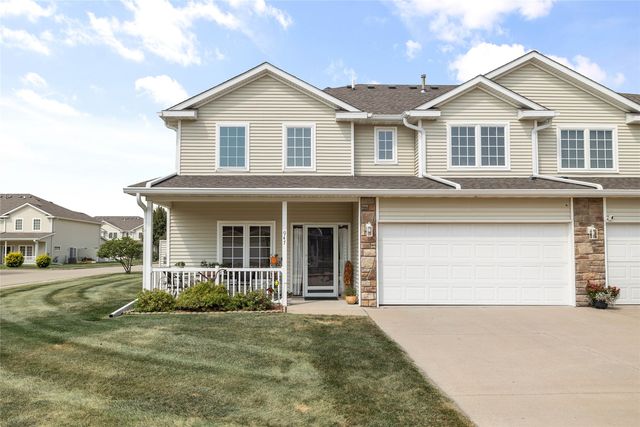 947 Red Hawk Way SE, Altoona, IA 50009