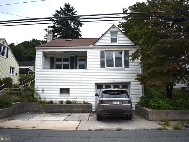 521 W  Columbia St, Schuylkill Haven, PA 17972