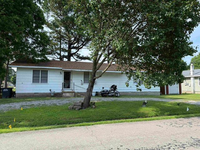 710 E  Jackson St, Piggott, AR 72454