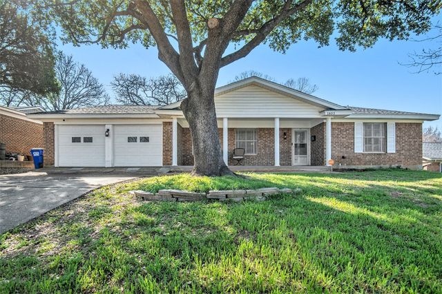 1803 Windlea Dr, Euless, TX 76040