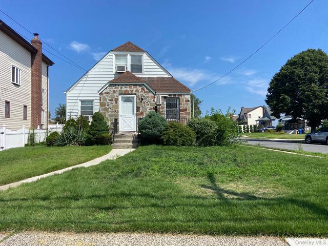 25119 86th Avenue, Bellerose, NY 11426