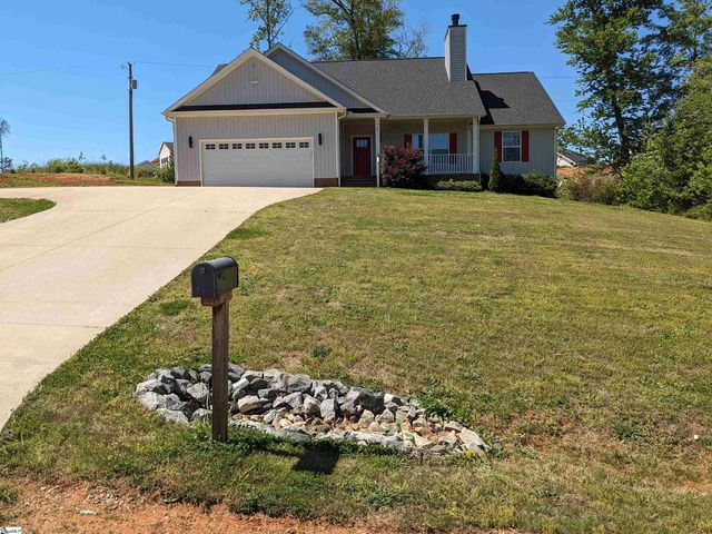 27 Carriage Dr, Greer, SC 29651