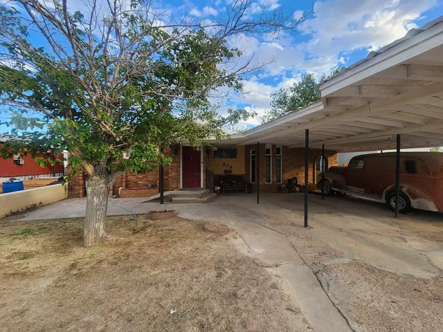 308 E  13th St, Pecos, TX 79772