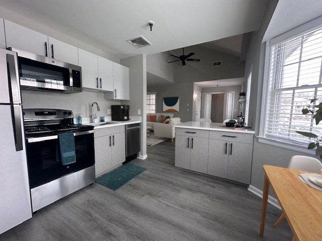 5 Spring Ln #H-10, Farmington, CT 06032