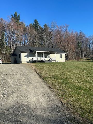 42 Winter St, Lincoln, ME 04457