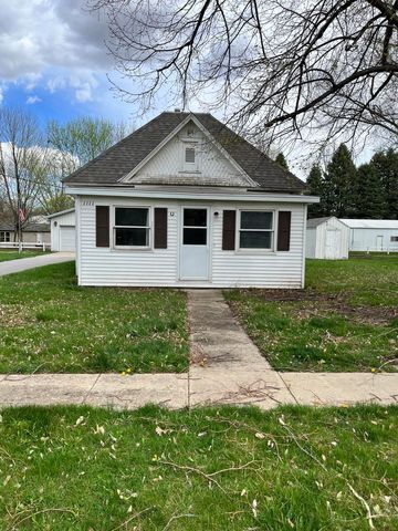 1111 N  Frost Ave, Avoca, IA 51521