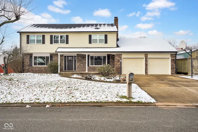 595 Camelot Dr, Seymour, IN 47274