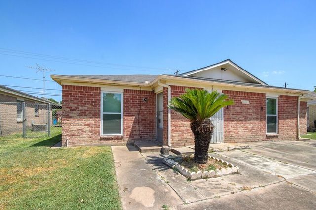 15063 Woodforest Blvd #A, Channelview, TX 77530