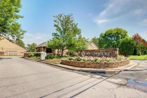 6011 S  Atlanta Ave #69, Tulsa, OK 74105