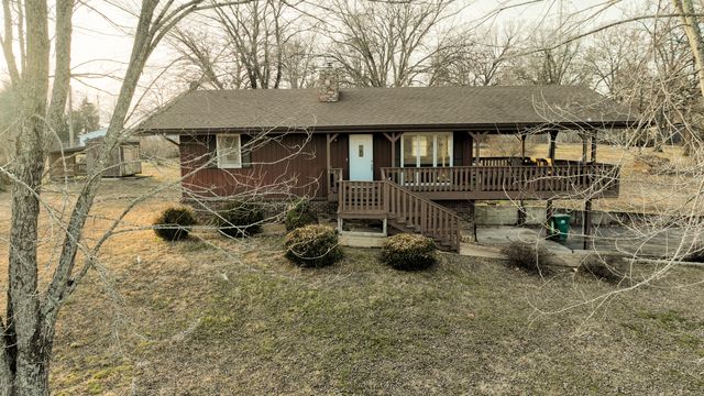 1205 Redwood Dr, Willow Springs, MO 65793