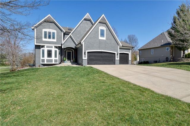 1232 SW Coachlight Dr, Lees Summit, MO 64081