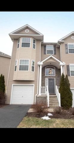 2406 Gentle Hollow Dr   #2406, Whitehall, PA 18052