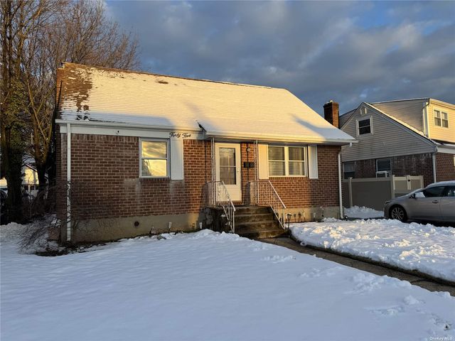 45 Grant Street, Hempstead, NY 11550