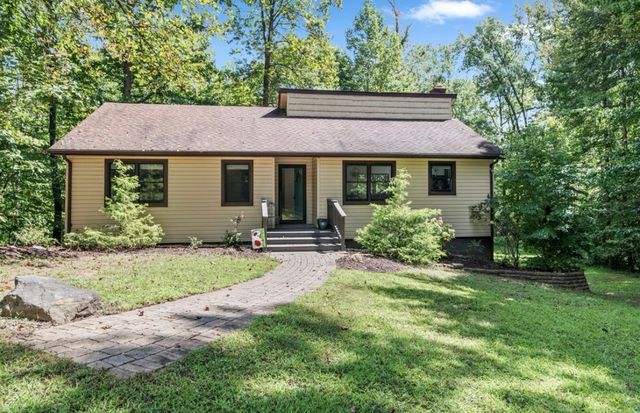 244 Ridgeway Dr, Farmville, VA 23901