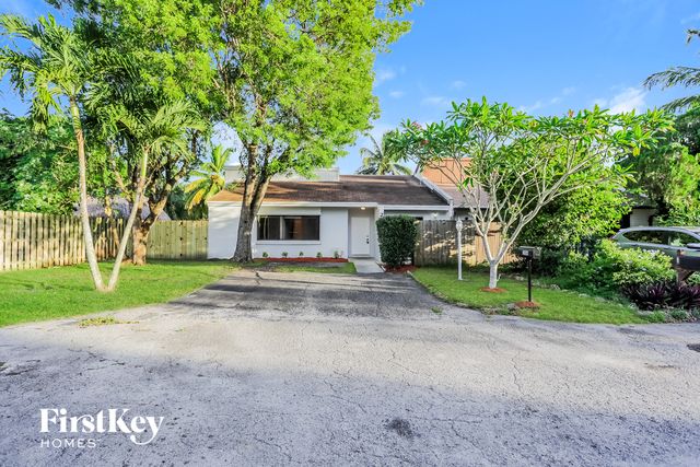 2904 NW 67th Ct, Fort Lauderdale, FL 33309