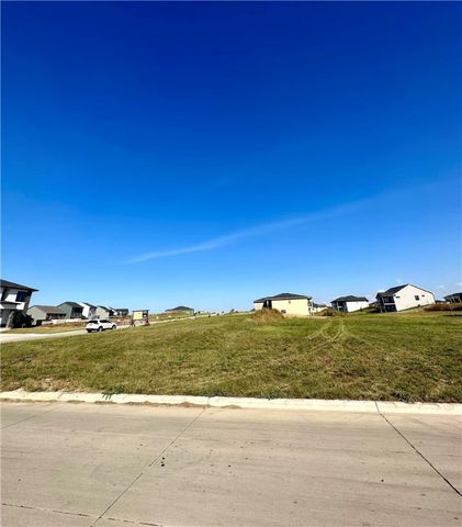 4179 NW 181st St, Clive, IA 50325