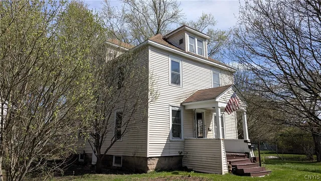 412 Edgerton St, Minoa, NY 13116