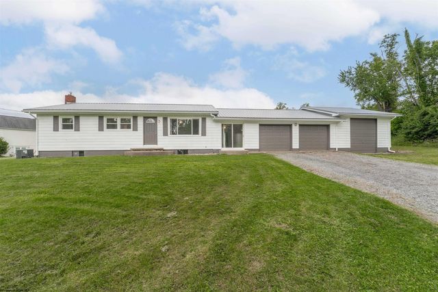 48 Skyline Dr, Morgantown, WV 26508