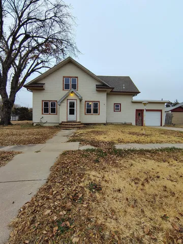 404 E  Main St, Pretty Prairie, KS 67570