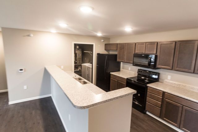 S  Grand Slam Ave, Sioux Falls, SD 57110
