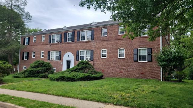 1200 N  Kensington St, Arlington, VA 22205