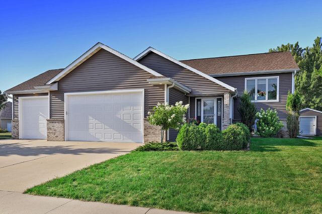 1222 5th St NW, Dodge Center, MN 55927