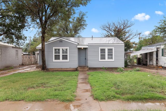 406 10th St, Levelland, TX 79336