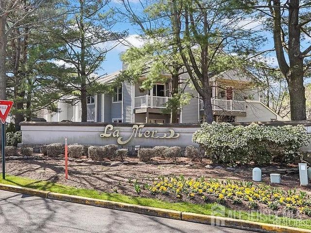 2008 Ridgeview Ct, Parlin, NJ 08859