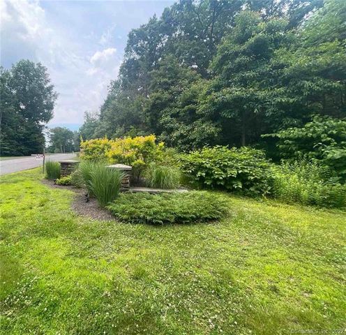 2 Old Farms Rd, Wolcott, CT 06716