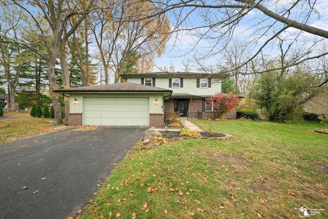 7655 Coventry Dr, Temperance, MI 48182