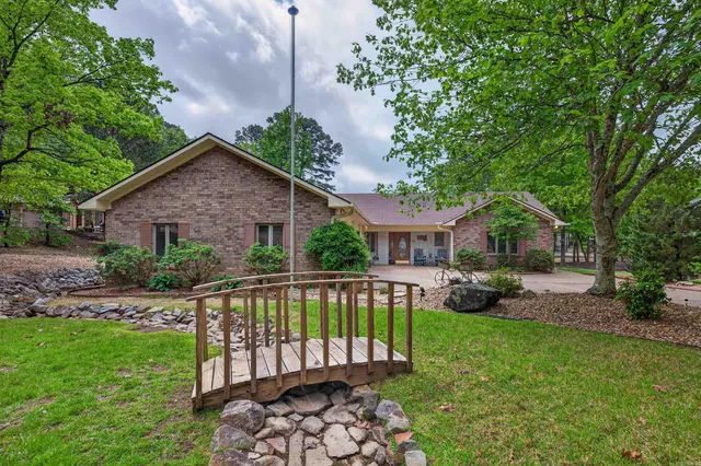 15 Tiburon Way, Hot Springs, AR 71909