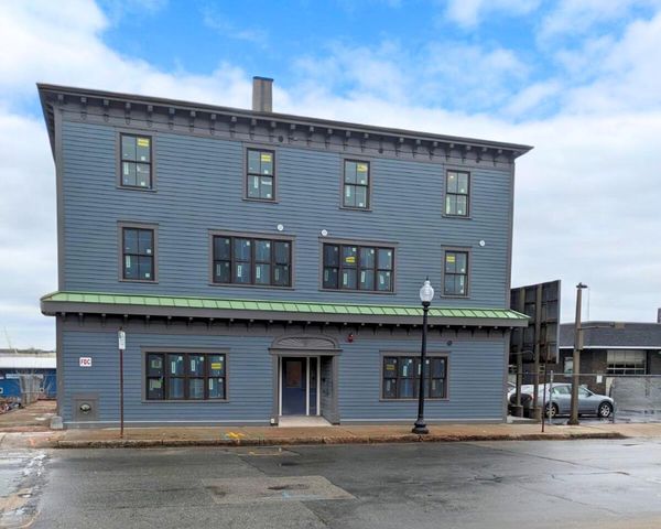 1502 Purchase St #302, New Bedford, MA 02740