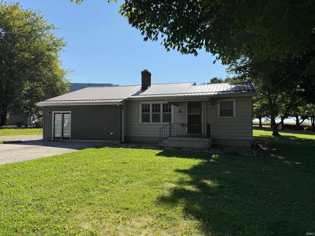 6 S  Schroeder St, Edwardsport, IN 47528