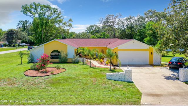 1369 McNeal Rd, Spring Hill, FL 34608