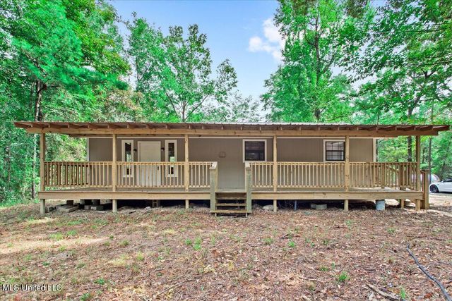112 Hickory Nut Ln, Lucedale, MS 39452