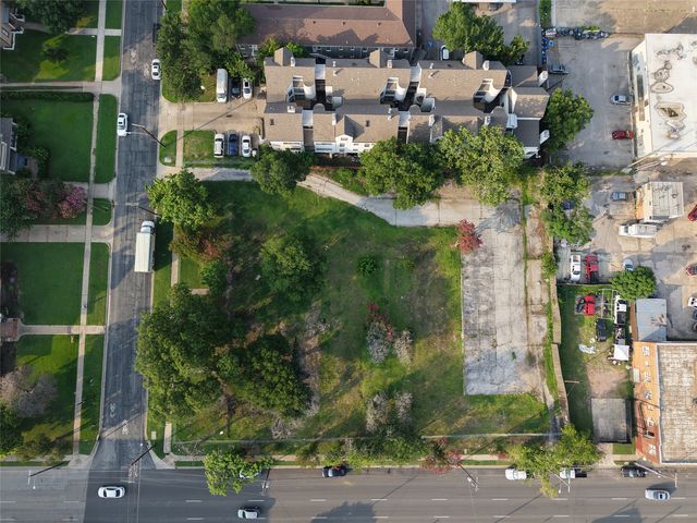 1000 N  Peak St, Dallas, TX 75204